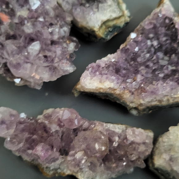 10 Raw Amethyst Beatutifully Cut Crystals - Picture 3 of 15